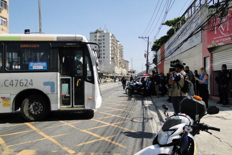Justiça autoriza fim do dinheiro em espécie para pagamento nos ônibus do Rio