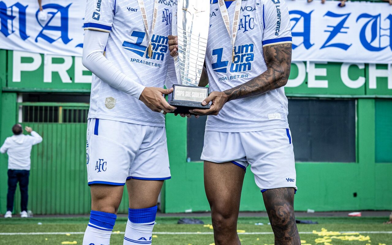 Após sequência no Avaí e título da Copa Sul-Sudeste, Maistro mira titularidade na Série B