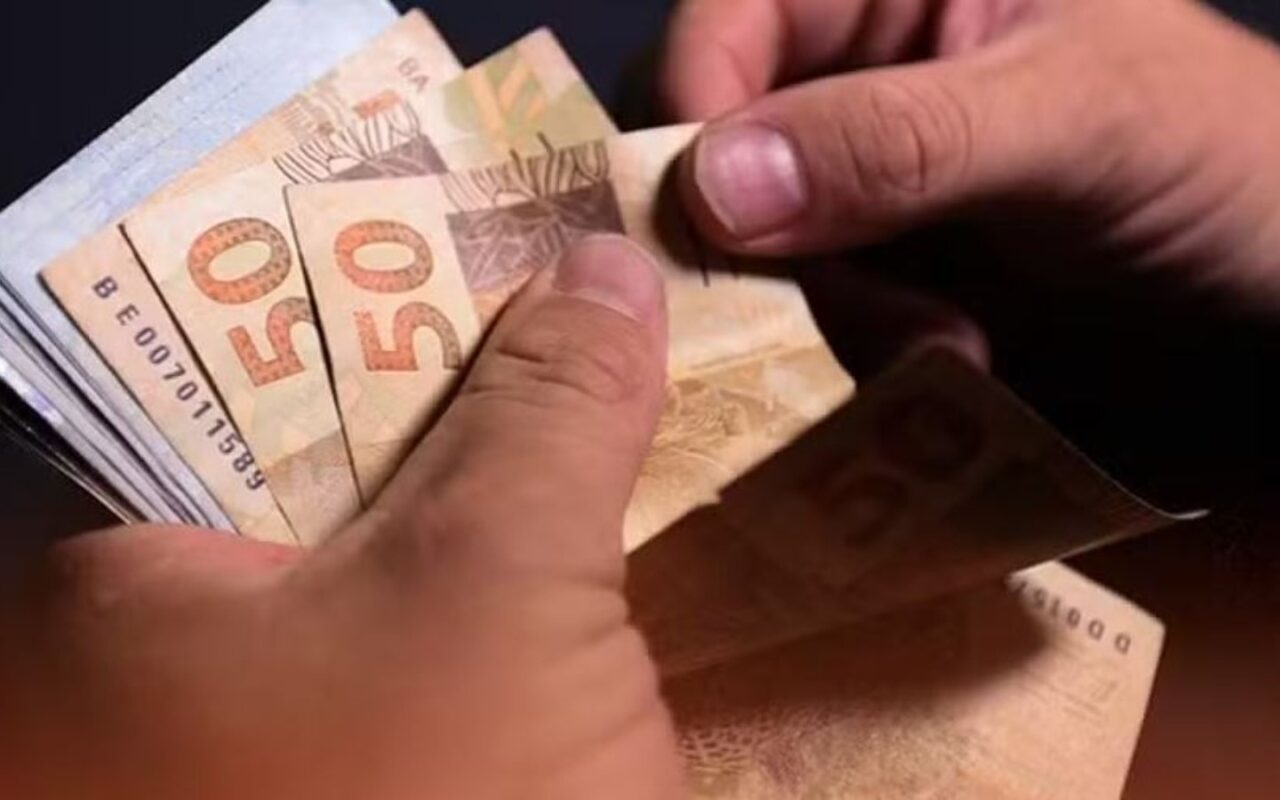 Abono salarial PIS/Pasep 2026 paga novo lote nesta segunda-feira; veja se você está na lista