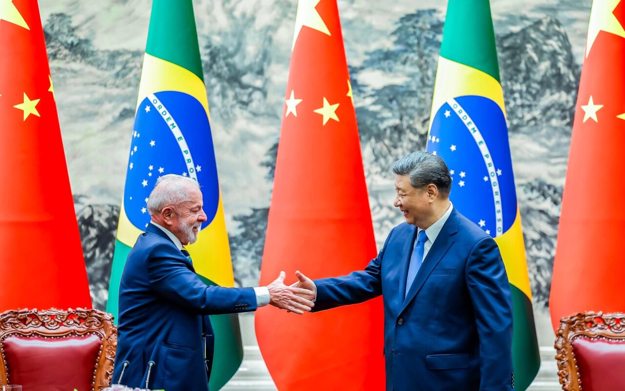 Tarifaço pode abrir portas na China, mas analistas veem limites para avanço das exportações brasileiras