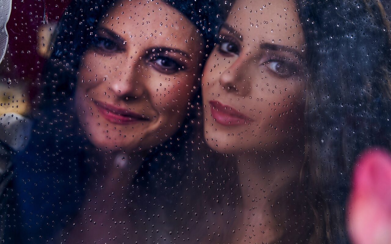 Sandy interrompe hiato para promover gravação com Laura Pausini de versão em português de antiga canção italiana