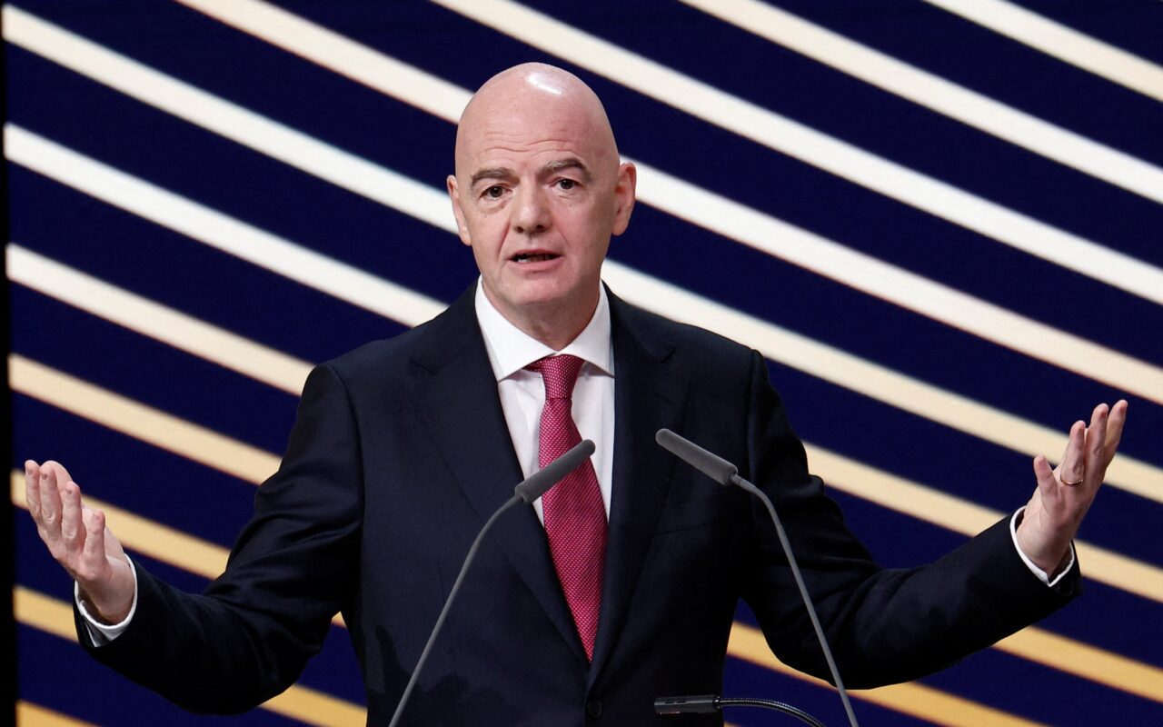 Uefa mantém pressão por saída de Infantino da presidência da Fifa