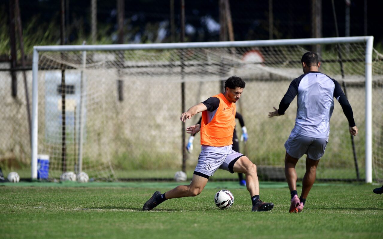 Zagueiro é mais um a rescindir com a Ponte por causa de atrasos salariais