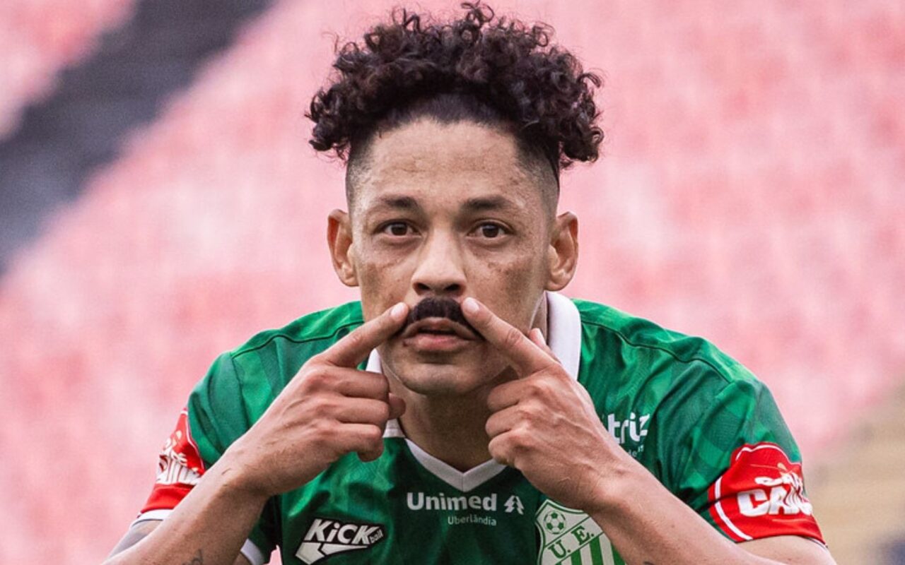 Ex-Botafogo, Tomas Bastos é "maestro" de time campeão nacional na luta por acesso na Série D