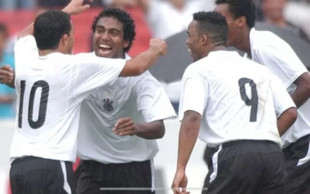 Campeão brasileiro no Corinthians acerta como técnico de time da última divisão em Minas Gerais