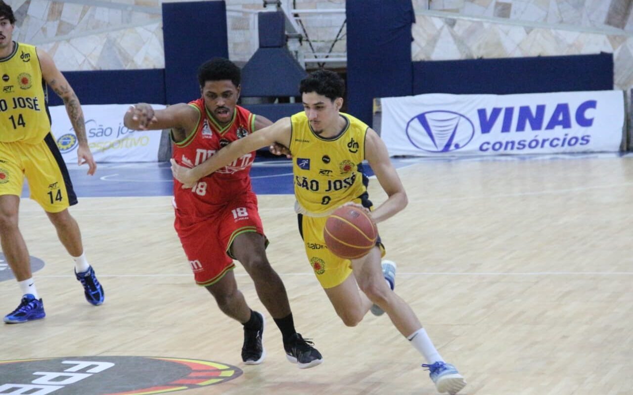 Após vitória centenária, São José tenta embalar no Paulista de Basquete em partida contra Bauru