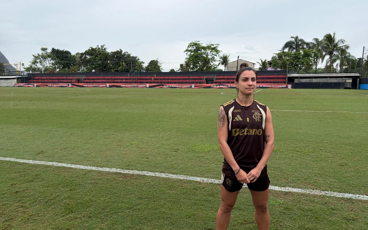 Capitã, Djeni reforça paixão antiga pelo Flamengo e vê time forte para as quartas do Brasileirão