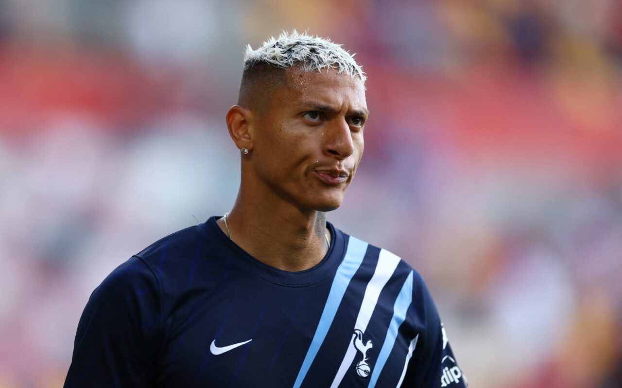 Clube de Salah oferece salário 3 vezes maior a Richarlison; veja detalhes da negociação