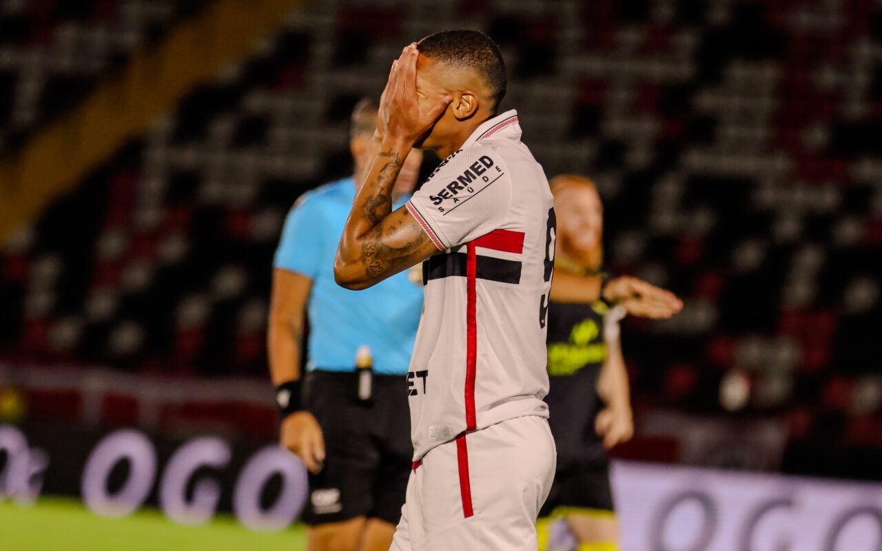 Atacantes do Botafogo-SP vivem jejum no segundo turno da Série B