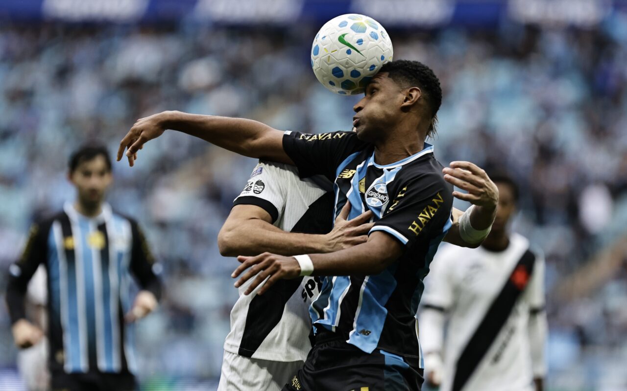 Análise: Grêmio repete erros, perde em casa para o Vasco e afunda em cenário de rebaixamento