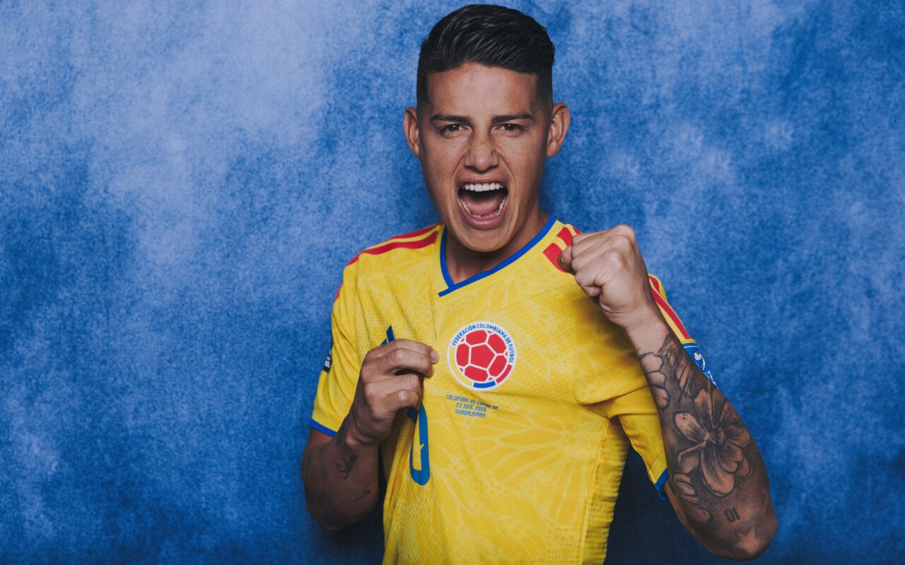 James Rodríguez fica perto de acerto com clube da segunda divisão italiana, diz jornal